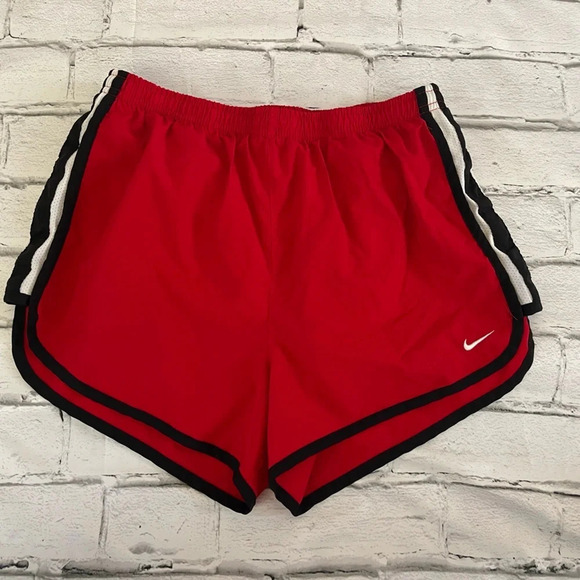 Women’s Dri-fit Nike red shorts Small - Picture 2 of 4